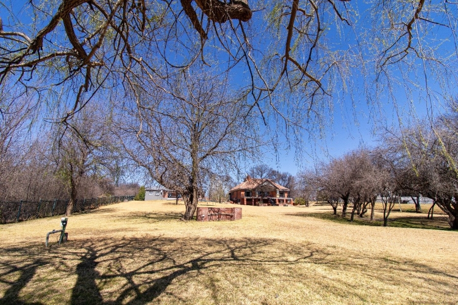 5 Bedroom Property for Sale in Riviera Glen Security Estate Free State